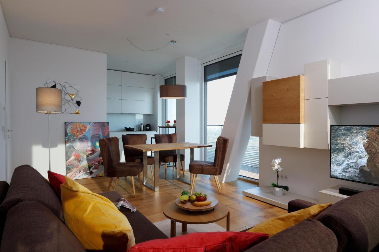 Triiiple Suites Level 21 Mit Balkon Und Tiefgarage فيينا المظهر الخارجي الصورة