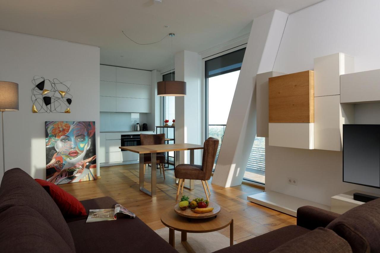 Triiiple Suites Level 21 Mit Balkon Und Tiefgarage فيينا المظهر الخارجي الصورة