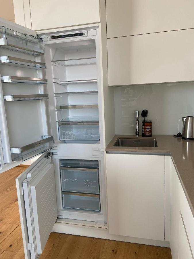 Triiiple Suites Level 21 Mit Balkon Und Tiefgarage فيينا المظهر الخارجي الصورة